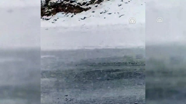 Antalya-Konya kara yolunda ulaşım kar yağışı nedeniyle güçlükle sağlanıyor