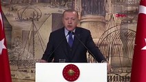 Kürsüde gülen Cumhurbaşkanı Erdoğan'a tepkiler çığ gibi