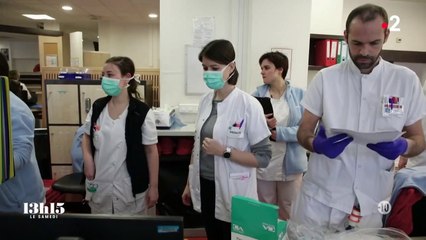 Coronavirus Covid-19 : comment une équipe d'urgentistes à Lyon accueille, se protège et examine un cas suspect