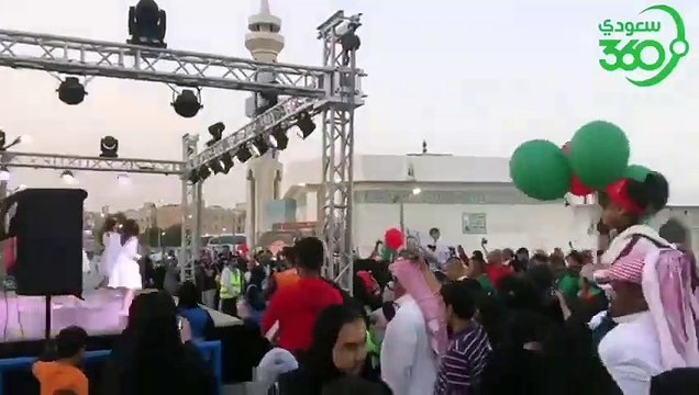 جانب من الفعاليات للأطفال والكبار في لقاء الاتفاق أبها دوري محمد بن سلمان للمحترفين @B H ALESSI