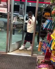 On est de retour ! On arrive comme ça !