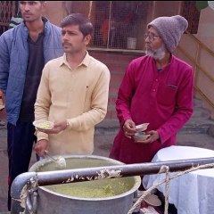 दतिया। प्रतिदिन सुबह 7:00 बजे श्री पीतांबरा पीठ मंदिर पर आरती
