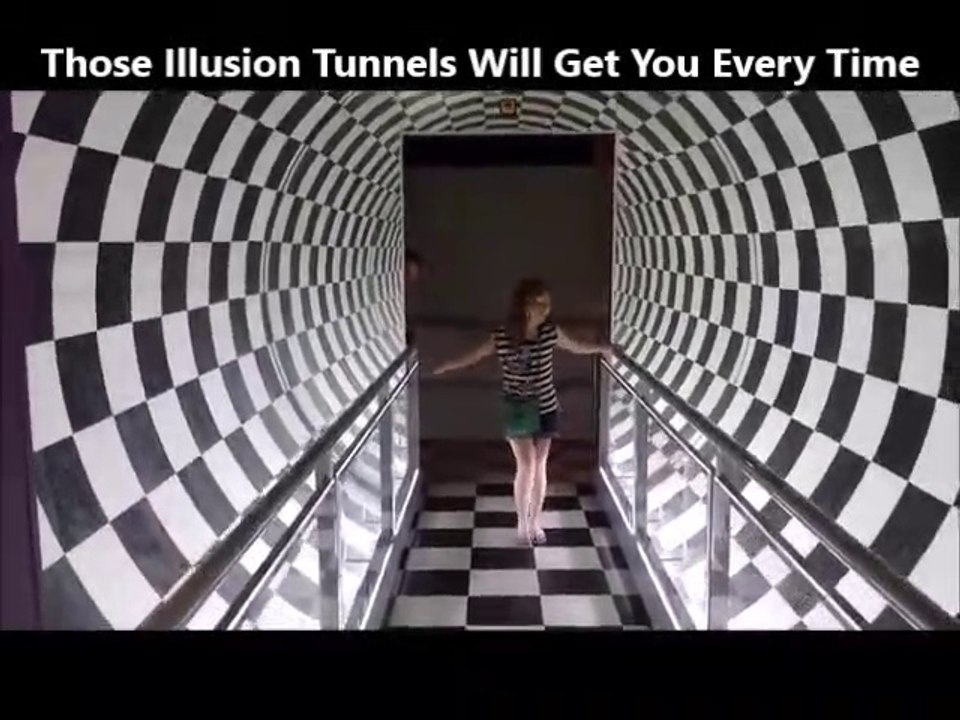 Essayez de rester debout dans ce tunnel : impossible à cause d'une simple illusion d'optique