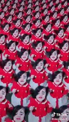 "طاطا" مريضة العظام الزجاجية تقلد الفنانين وتحلم بالتمثيل وتصميم الأزياء