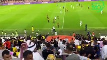 خاص سعودي 360    تحية الجمهور الاتحادي للاعبين و تشجيعهم بعد الفوز على الشباب بخماسية