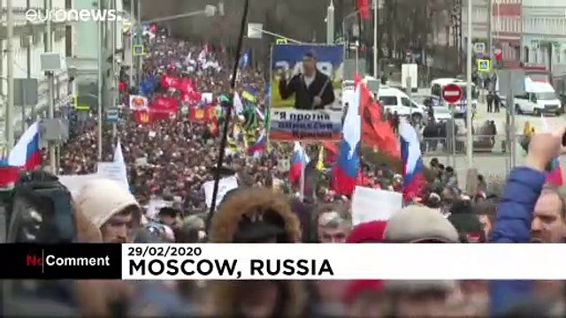 Cori e striscioni anti Putin, al corteo in memoria di Nemtsov