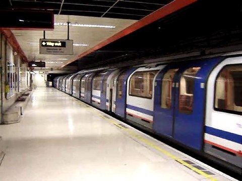 Train departing Waterloo