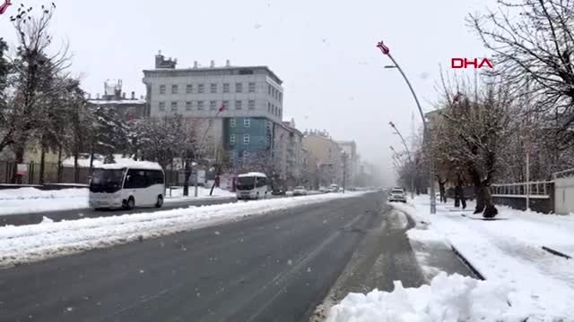 Muş'ta 87 köy yolu ulaşıma kapandı