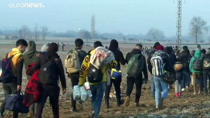 13 ألف مهاجر على الأقل يحتشدون على الحدود بين تركيا واليونان