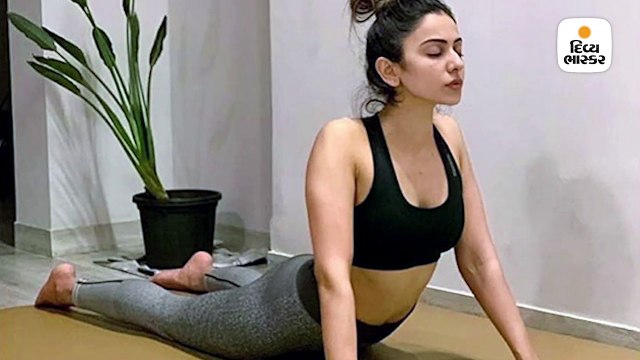 ગરદનના દુ:ખાવાથી રાહત મળતાં જ રકુલપ્રીત યોગા કરતી જોવા મળી