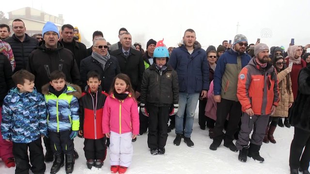İdlib şehitleri Erciyes'te Türk bayraklarıyla yapılan kayakla anıldı - KAYSERİ
