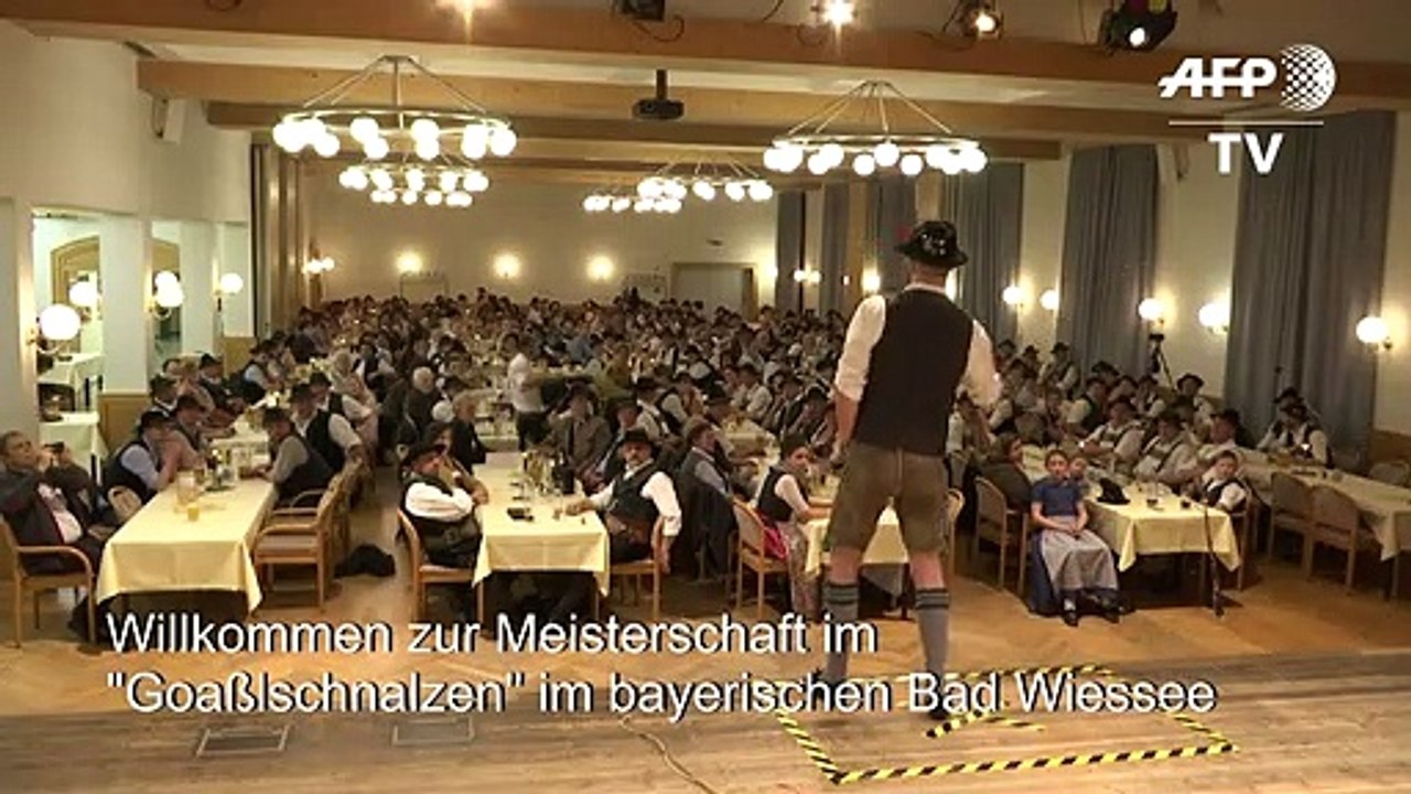 Bei der Meisterschaft im 'Goaßlschnalzen'