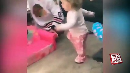 Hediye alınca çılgına dönen ufaklık