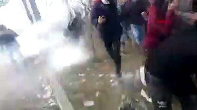 Yunan güvenlik güçlerinin sınırdaki sığınmacılara müdahalesi sürüyor