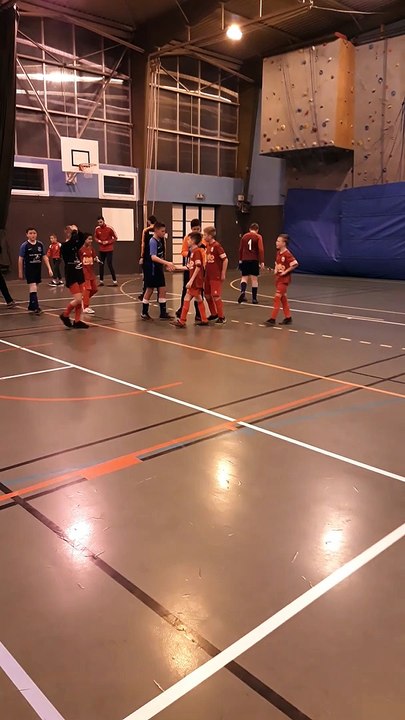 Finale Futsal u13 : SCLCM contre Amance ( les derniers instants de la victoire de saint loup)