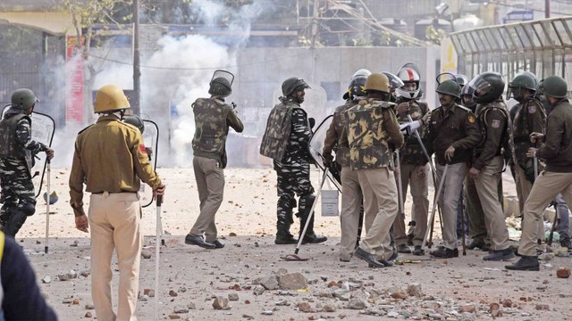 Delhi: Police lathicharge on miscreants? Here's the truth