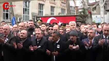 İdlib şehidini binler uğurladı