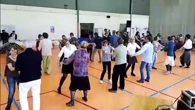 Un après-midi au bal folk : de la sueur et des sourires