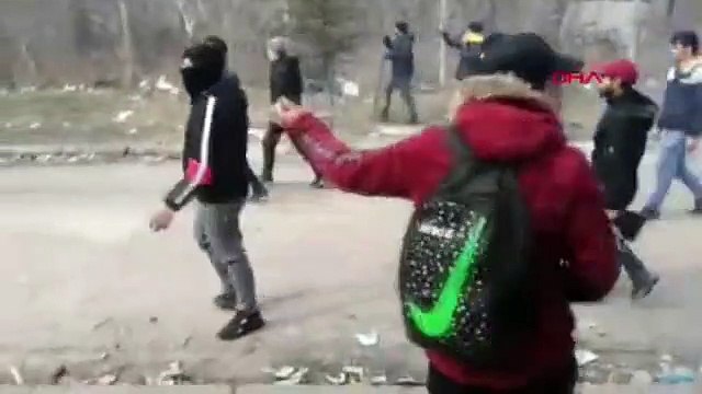 Tampon bölgede sıcak dakikalar ! Biber gazı ve ses bombası attılar