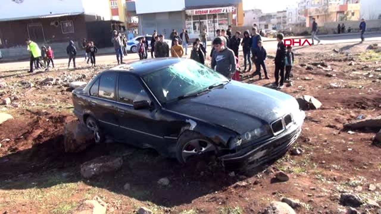 Otomobil yayaların arasına daldı: 5 yaralı