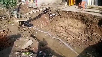 कैराना: फिर गिरी निर्माणाधीन नाले की दीवार, मज़दूर बचे