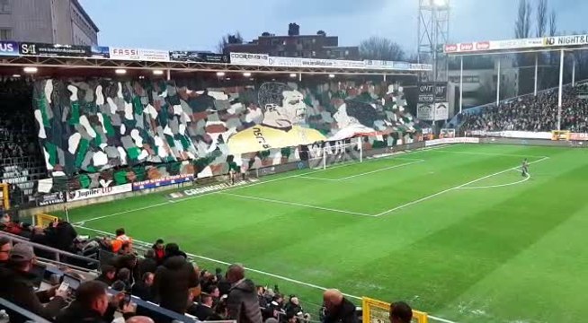 Les tifos de Charleroi et du Standard avant le choc wallon