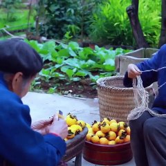 Liziqi: At the Red mountain and she's using bamboo to make Bamboo Sofa.