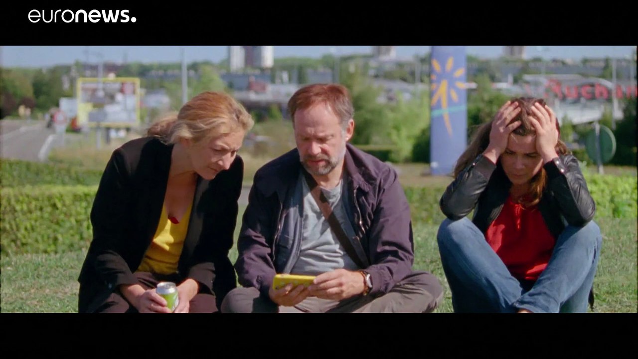 "Borrar la historia", una sátira de la era digital que triunfa con el Oso de Plata en la Berlinale