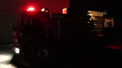 Düzce'de kaplama fabrikasının toz silosunda çıkan yangın hasara neden oldu