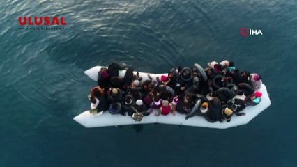 Batmak üzere olan göçmen botu böyle kurtarıldı