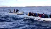 Yunan Sahil Güvenlik unsurlarının düzensiz göçmenleri geri itmesi kamerada