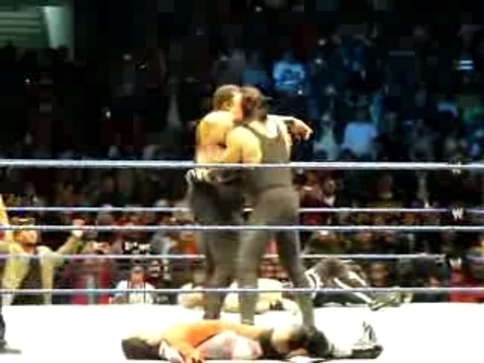 Undertaker, Kane y Mysterio ganan en Ecuador