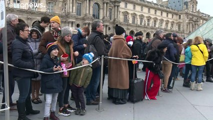 Лувр закрыт на обсуждение коронавируса