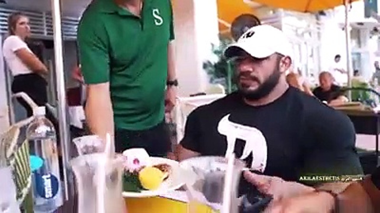رامى السباعى يتجول فى ميامى ورد فعل الناس