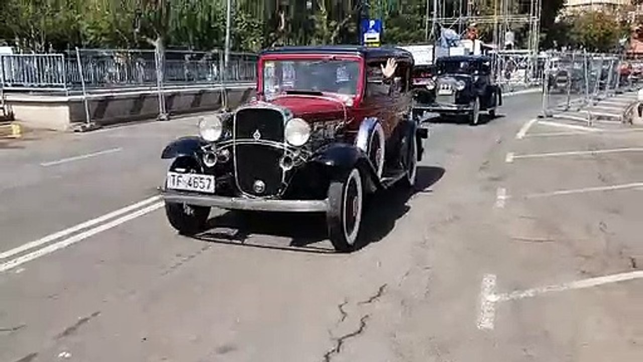 Los coches antiguos reinan en las calles de San...