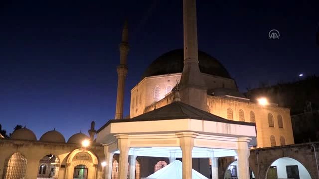 Mehmetçik için sabah namazında dua edildi