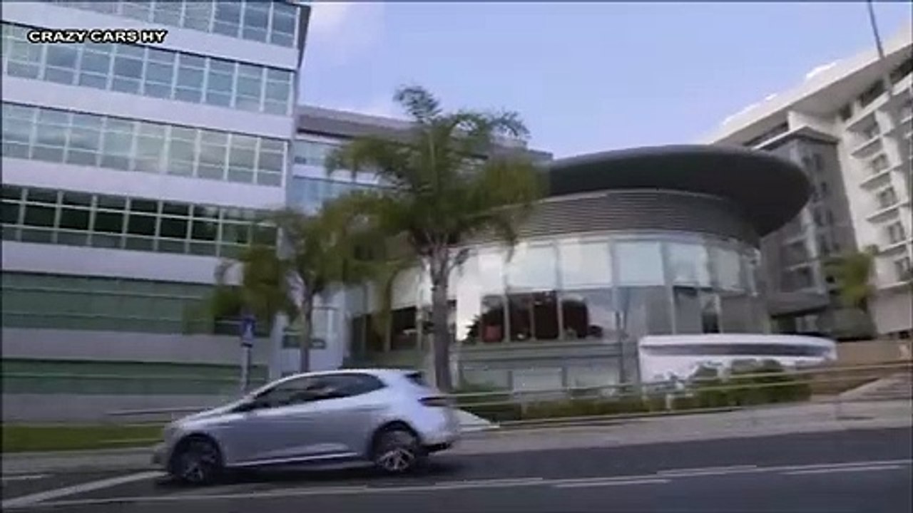 ► 2016 Renault Megane - DRIVE