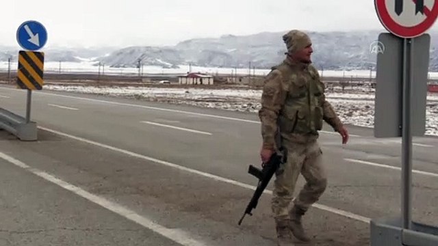 Gürbulak Gümrük Müdürlüğü aracına roketli saldırı (2) - AĞRI