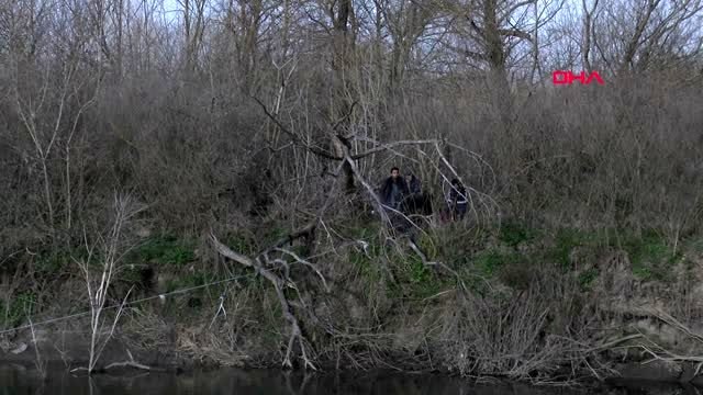 Edirne göçmenler, meriç nehri'ndeki adacıkta mahsur kaldı