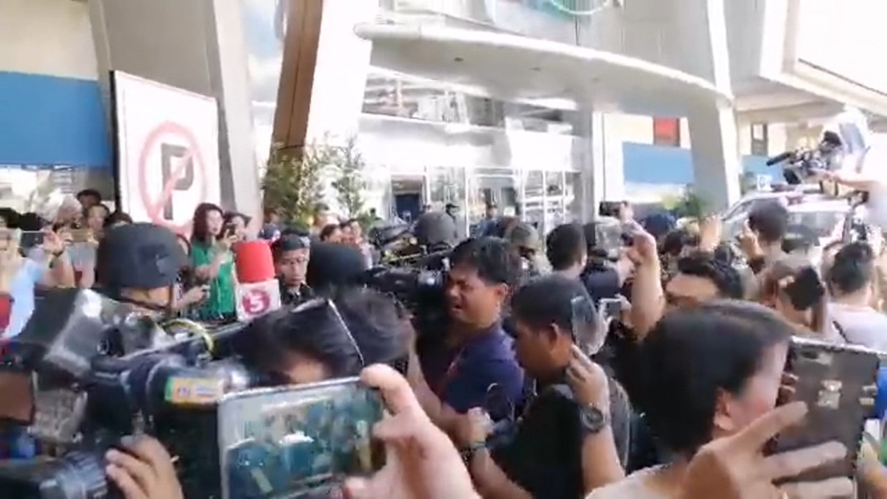 30 personas tomadas como rehenes en Manila (Fil...