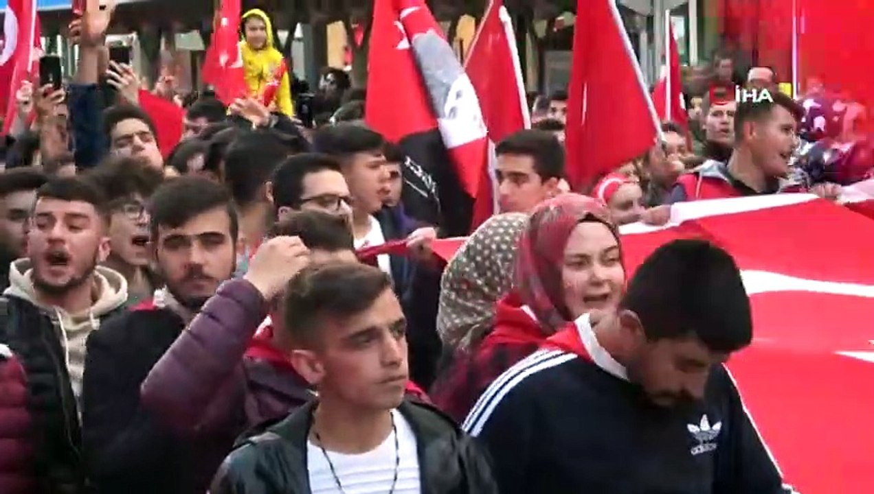 Denizli'de Şehitlere Saygı Yürüyüşü