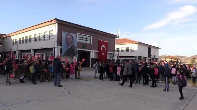 Okullarda günün ilk konusu Vatan, Millet ve Bayrak Sevdası oldu