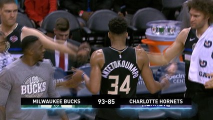 Скачать видео: Giannis shines as Bucks beat Hornets for sixth straight win