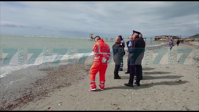 PERMBYSET VARKA E PESHKIMIT NE DURRES, NJE PESHKATAR I HUMBUR - News, Lajme - Kanali 7