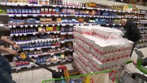 Leere Supermarkt-Regale: Viele horten Nudeln, Mehl und Mineralwasser