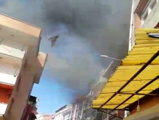 Yangında can pazarı kamerada