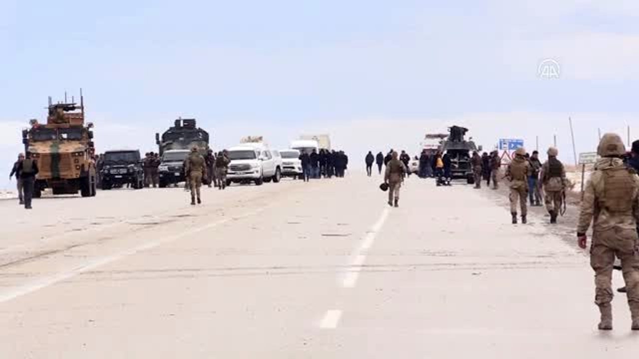 Gürbulak Gümrük Müdürlüğü aracına roketli saldırı - Helikopterlerin ateş açma anı