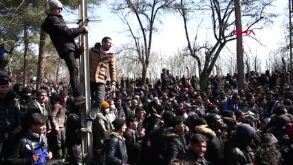 Pazarkule'de göçmenlerin bekleyişi devam ediyor