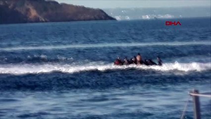 Yunan sahil güvenliğinin göçmen teknesini batırmaya çalıştığı anlar kamerada