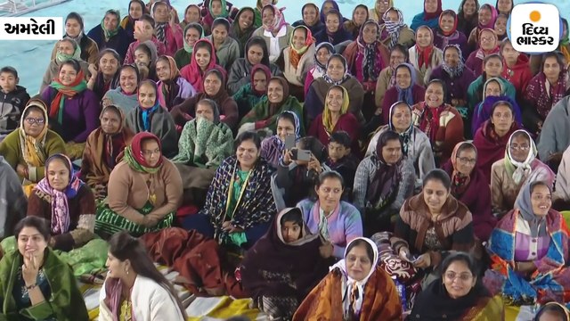 કિર્તીદાન ગઢવીના લોકડાયરામાં હાથને બદલે મશીનથી રૂપિયાનો વરસાદ કરવામાં આવ્યો